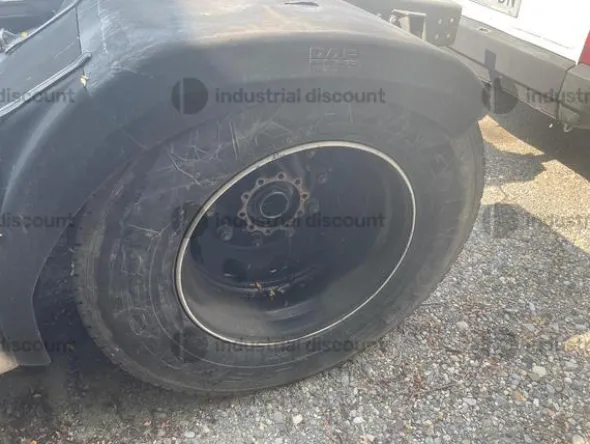 10#8581 Trattori stradali DAF e Attrezzatura da opificio