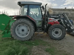 Trattrice gommata Massey Ferguson MF 4355