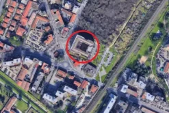 #14893 Tre negozi vicini in edificio polifunzionale
