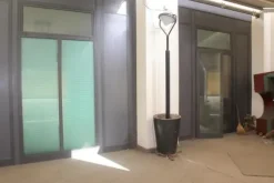 #14893 Tre negozi vicini in edificio polifunzionale