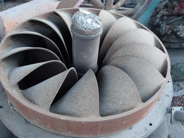 TURBINA FRANCIS a camera libera