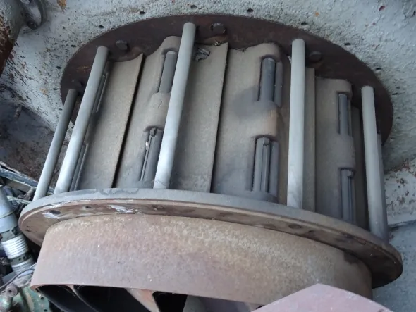 TURBINA FRANCIS a camera libera