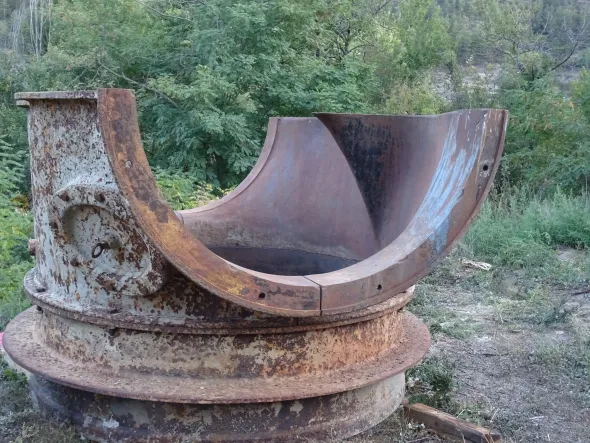 TURBINA FRANCIS a camera libera