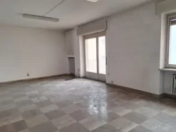 #2638541 Uffici al piano secondo con cantina di pertinenza