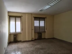 #2638543 Uffici al primo piano con pertinenze