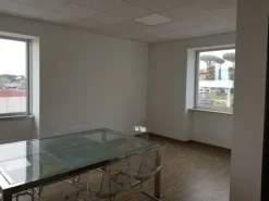 #6829 Uffici con appartamento più showroom