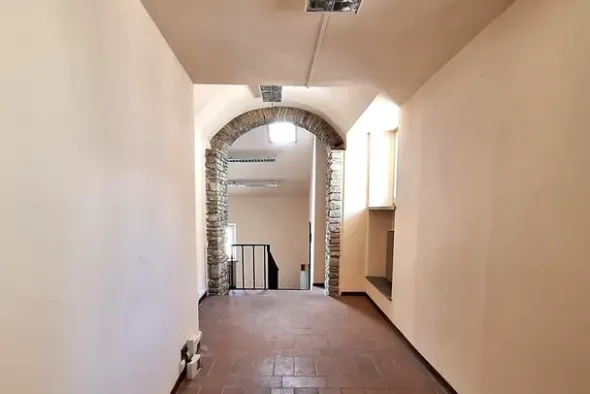 #23502 Uffici e alloggio in edificio storico ristrutturato