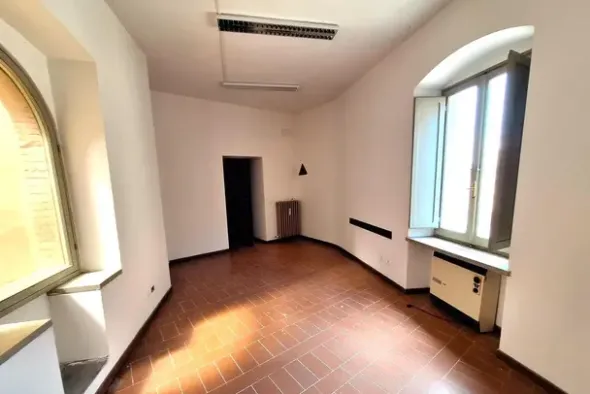 #23502 Uffici e alloggio in edificio storico ristrutturato