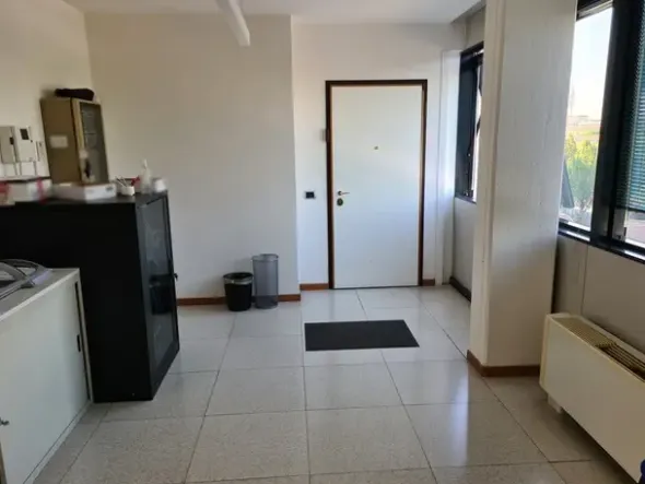 #14171 Uffici e posti auto in complesso condominiale