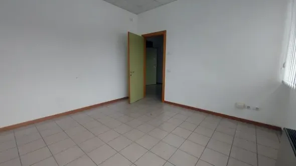 #18156 Uffici in complesso commerciale