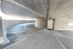 #24215 Ufficio al piano ottavo e sedici posti auto
