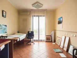 #15239 Ufficio al piano primo con lastrico solare