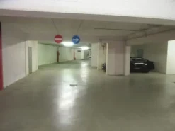 #9622 Ufficio al piano primo con posti auto coperti