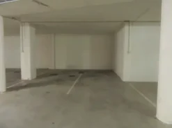 #9622 Ufficio al piano primo con posti auto coperti