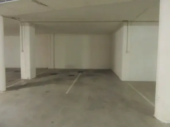 #9622 Ufficio al piano primo con posti auto coperti