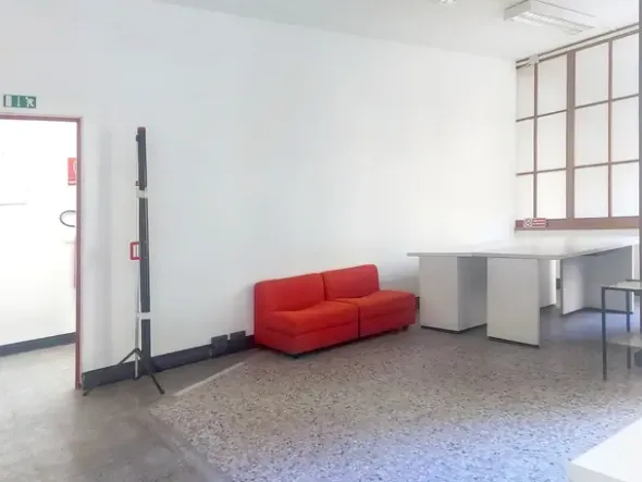 #2536108 Ufficio al piano primo in edificio residenziale
