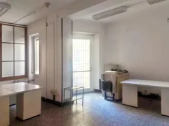 #2536108 Ufficio al piano primo in edificio residenziale