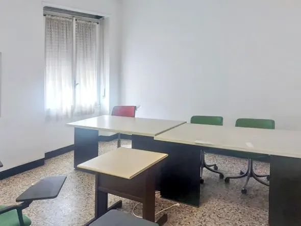 #2536108 Ufficio al piano primo in edificio residenziale