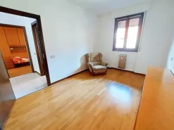 #22111 Ufficio al piano primo utilizzato come residenza