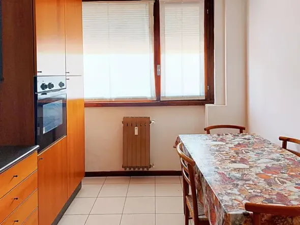 #22111 Ufficio al piano primo utilizzato come residenza