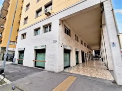 #22999 Ufficio al piano terra con archivio al seminterrato a reddito garantito
