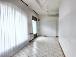 #23907 Ufficio al piano terra con cantina in complesso condominiale