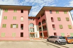 #2537759 Ufficio al piano terra con terrazzino e cantina