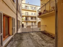 #19101 Ufficio al piano terra in complesso residenziale