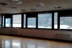 #2536087 Ufficio al primo piano con parcheggio e ripostiglio
