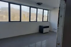 #24701 Ufficio al primo piano in zona industriale