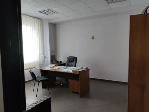 #15782 Ufficio al secondo piano