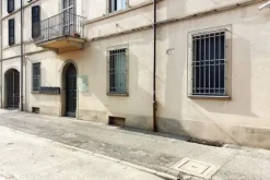 #21948 Ufficio con cantina in edificio ristrutturato