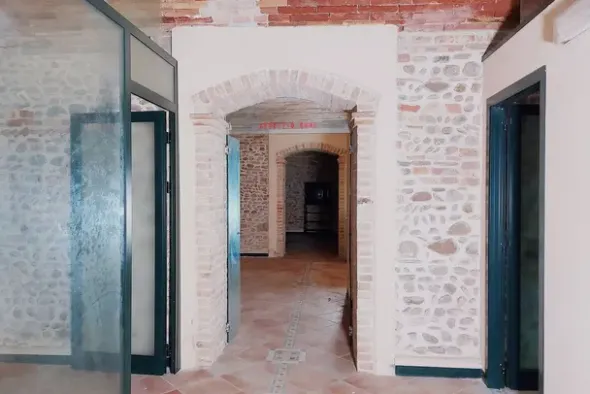 #21948 Ufficio con cantina in edificio ristrutturato