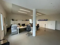 #15433 Ufficio con due autorimesse a reddito