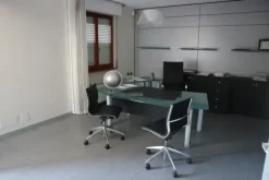 #2297 Ufficio con garage e area esterna. Lotto unico
