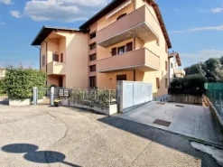 #23087 Ufficio con garage e cantina in edificio residenziale
