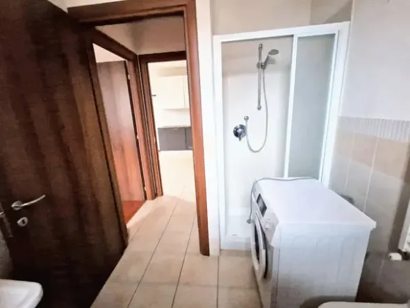 #23087 Ufficio con garage e cantina in edificio residenziale