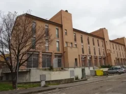 #7579 Ufficio con garage in complesso immobiliare