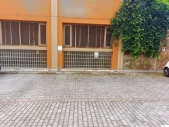 #24537 Ufficio con magazzini e posti auto in centro storico