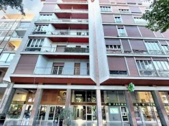 #24347 Ufficio con magazzino in edificio residenziale