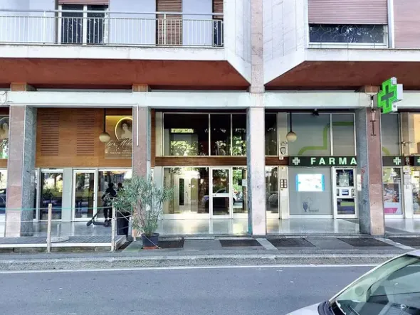 #24347 Ufficio con magazzino in edificio residenziale