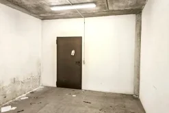 #2537495 Ufficio con posti auto coperti e depositi