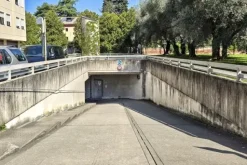#2537495 Ufficio con posti auto coperti e depositi