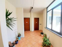 #14750 Ufficio e abitazione con cantina e posti auto