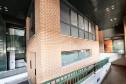 #25159 Ufficio e posto auto in edificio polifunzionale