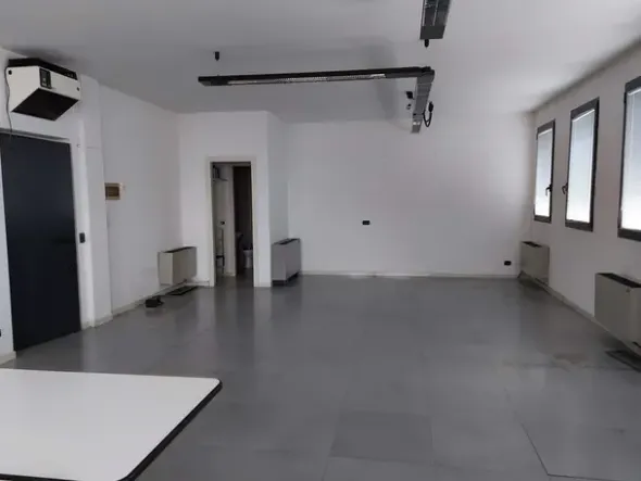 #12102 Ufficio in complesso condominiale con posto auto e deposito