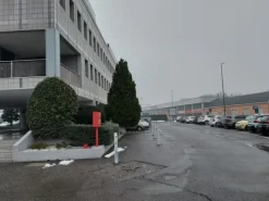 #12102 Ufficio in complesso condominiale con posto auto e deposito