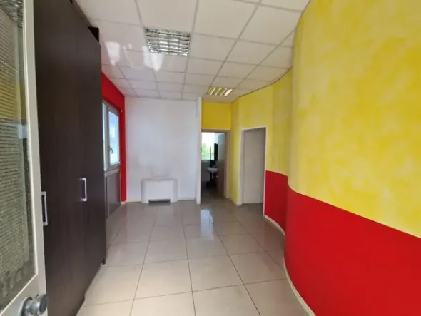 #2536292 Ufficio Moderno a Forlì - Vicinanze Casello Autostradale