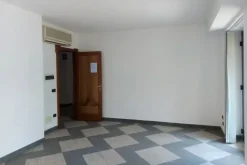 #14751 Ufficio piano primo con balcone e terrazzo