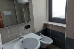 #14751 Ufficio piano primo con balcone e terrazzo